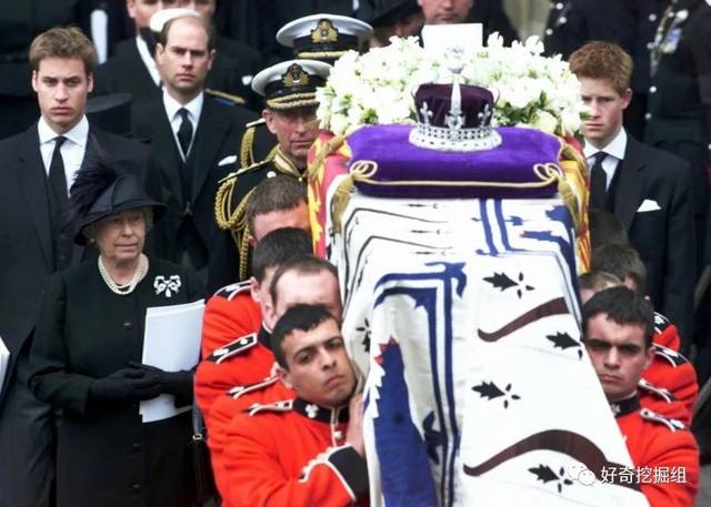 女王母亲葬礼图片