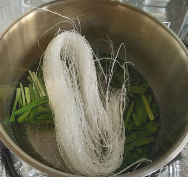 韭菜蛋花榨菜粉丝汤