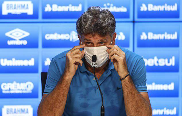 巴西豪门球员戴口罩出场抗议疫情下还要比赛:必须优先考虑生命