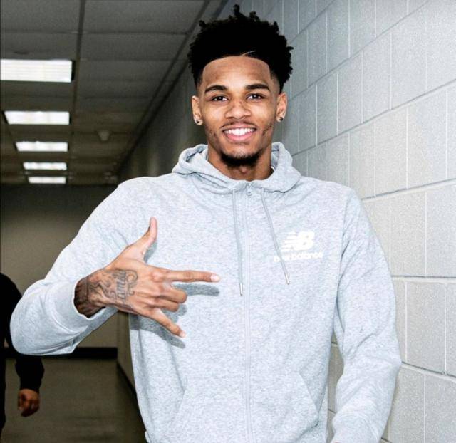 靓!德章泰-默里社交媒体分享一组自己的照片