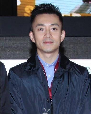 央视最帅男主持变霸道总裁,曾比董卿红,巅峰淡出