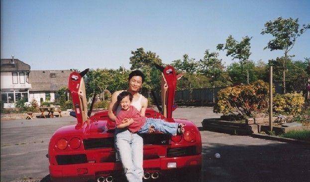 王杰24岁儿子曝光,女儿嫁人生子,浪子已做外公