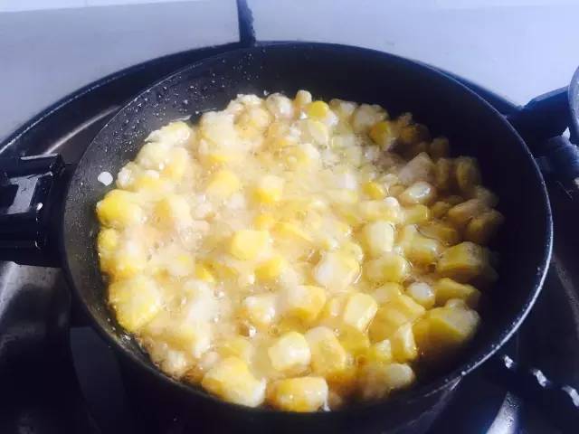 煮玉米时往水里加点它,味道香甜软糯,比外面卖的还好吃!