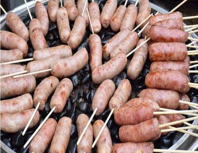 别再说泡面是垃圾食品了,这4种小吃更不卫生,"专坑"小孩子