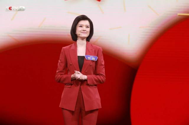 主持人大赛助力邹韵由记者向主持人转型,cgtn演播室主播首秀表现抢眼