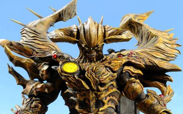 第一个就是魔神加坦杰厄,后来死在欧布的手中;然后还有超强的魔格大蛇