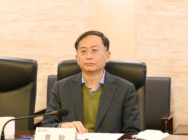 电站集团财务总监郑晓虹,总裁助理卫旭东出席.