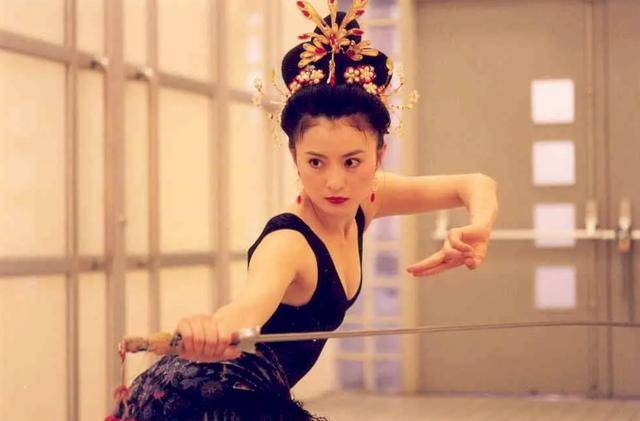 悲情的李赛凤:一婚隐婚生子,二婚丈夫让她跌落,至今孤身一人