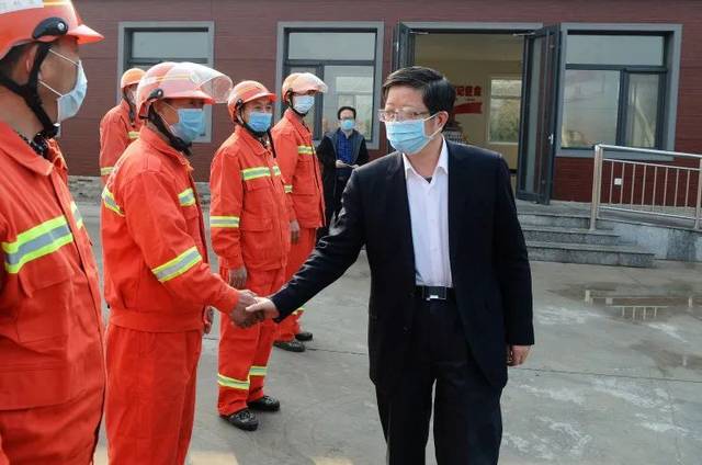 3月24日上午,市委书记钱三雄专程到邢台县,沙河市调研森林防火工作.