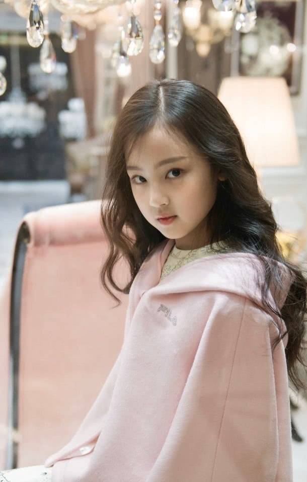 提到张婉儿,或许一些网友对这个小童星并不熟悉,可是如果提到《甜蜜