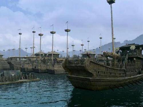 其次,东吴战船率先配备了"碇石".