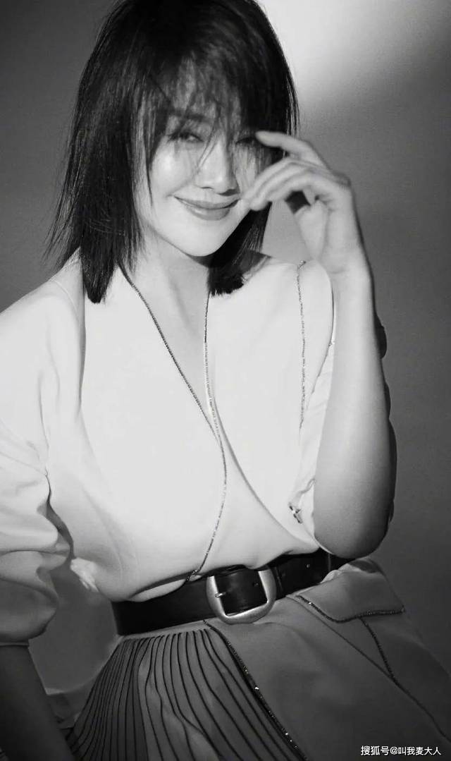 左小青嫁给大20岁老公,两人更像一对父女,原来对方大有来头!