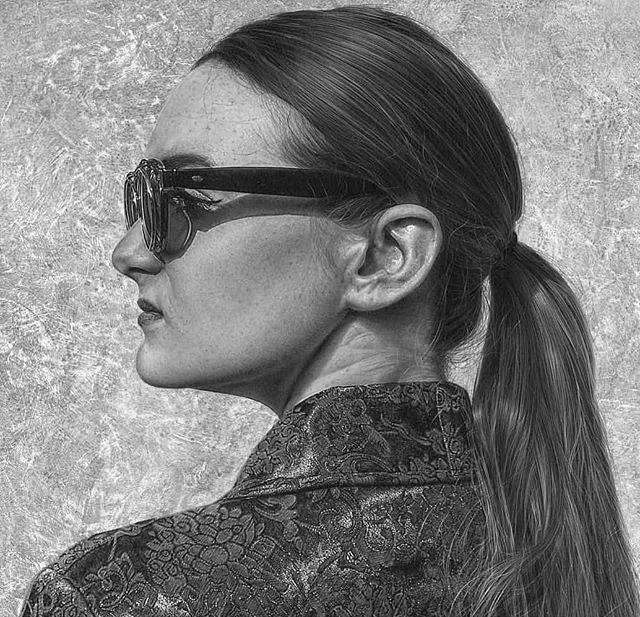 他的绘画中总是能把人物的面部细节,准确捕捉,然后刻画的深入人心