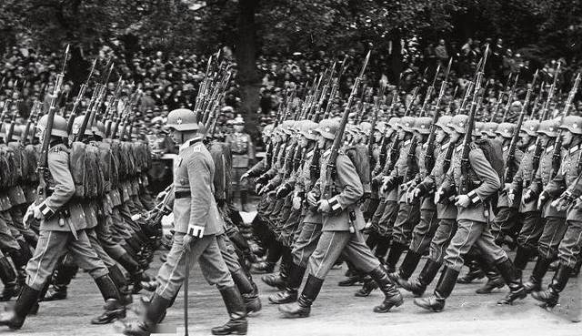 二战时期,纳粹德国的铁蹄能够横扫欧亚大陆,离不开军靴的帮助.