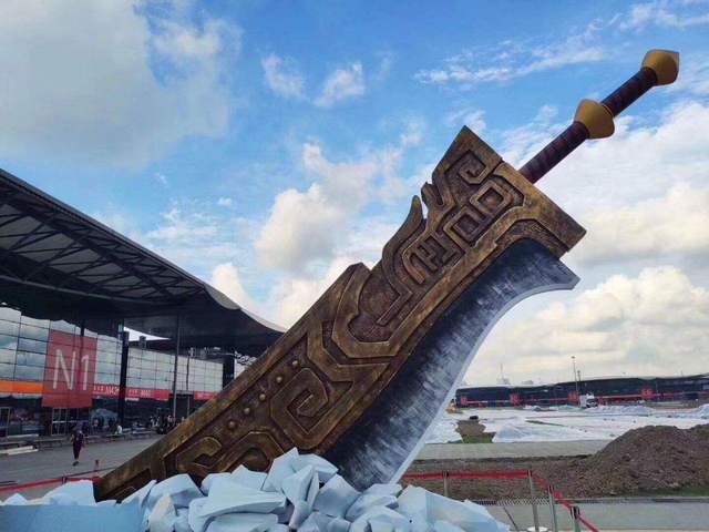 这把屠龙宝刀,多少人心中第一个浮现的就是那把金光闪闪的四十米大刀