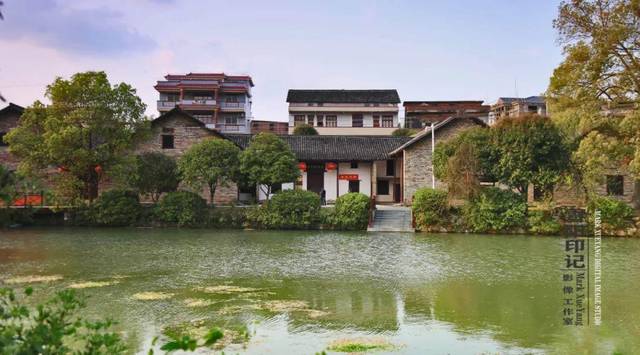 夏明翰故里,位于衡阳市衡阳县洪市镇明翰村,包括夏明翰故居和夏明翰