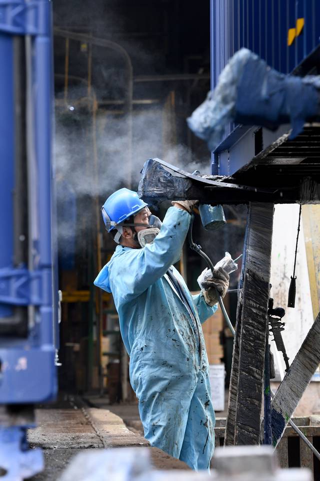 福建漳州:集装箱生产企业开足马力复工复产