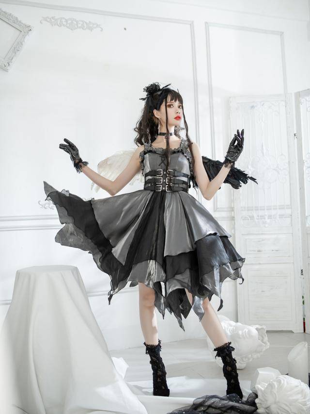 最近火了一种洛丽塔叫"苍蝇裙",本以为很丑,看完却想买!