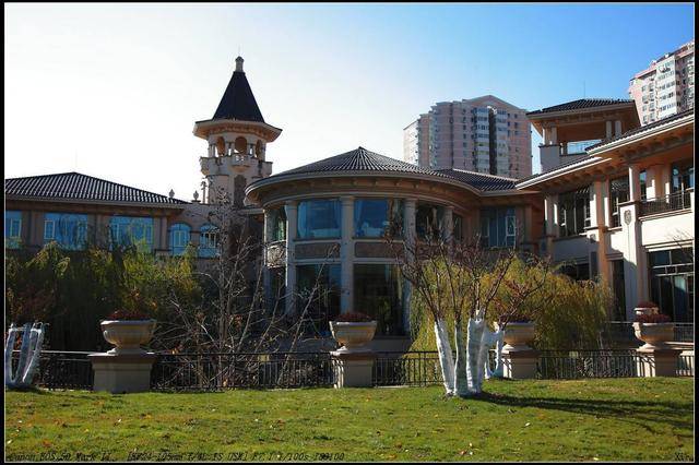 "北京星河湾面世后连续四年位居北京豪华住宅销量榜首,中国城市建设