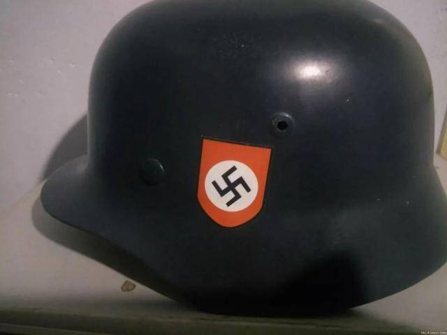 德国国防军头盔盔徽图片