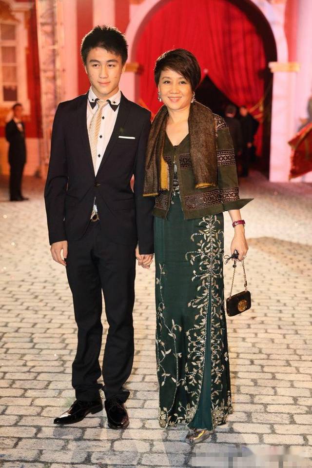 又一个身价百亿白富美下嫁惨遭劈腿,结局大快人心!