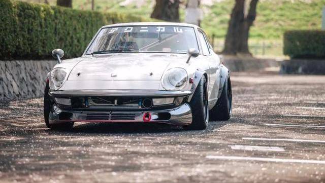 樱花树下的淑女日产240z参上