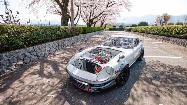 樱花树下的淑女日产240z参上