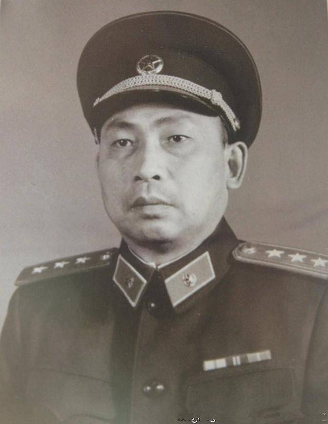 最特殊的兵团,司令员是上将军衔,就连三位军长也全部是上将军衔