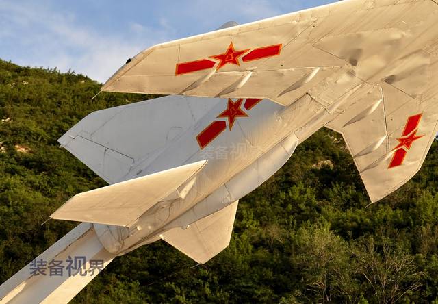 实拍空中李向阳,中国空军歼-12战斗机,最小的超音速战斗机_手机搜狐网