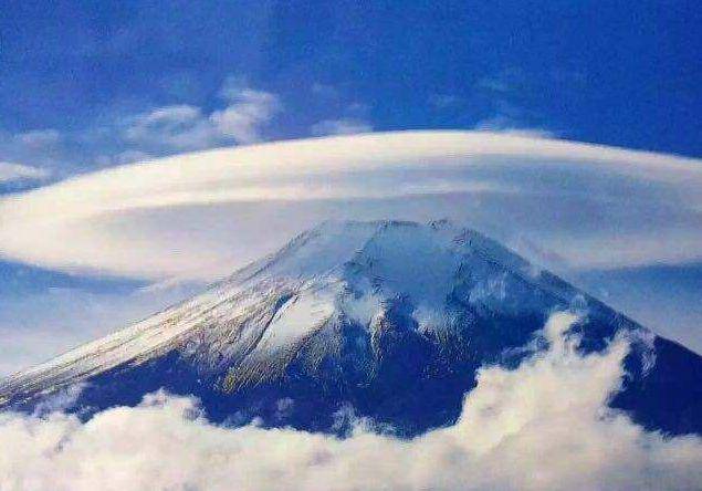 远眺富士山