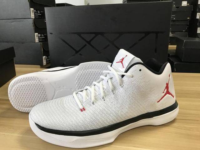 Aj xxxi low hotsell