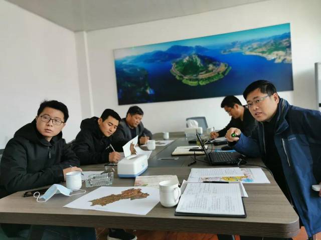 4月1日,区文旅局副局长赵中华带领上海开艺设计集团设计团队到我镇