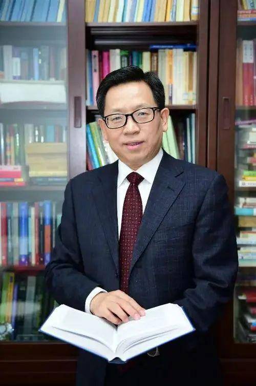 作者简介:朱旭东,北京师范大学教育学部部长,教授,博士生导师,教育部