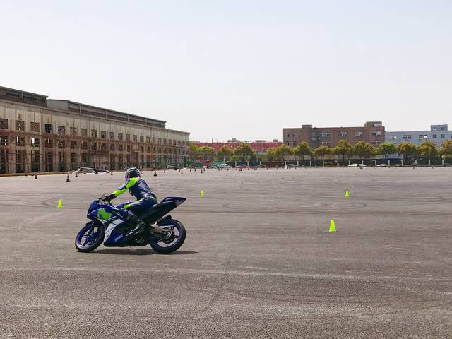 上海国际摩托车赛场图片