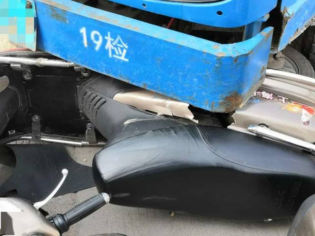 3月18日上午9时50分许,交警大队义亭中队接到报警称,在义亭综合市场