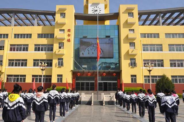 交城中学师生举行默哀仪式_手机搜狐网