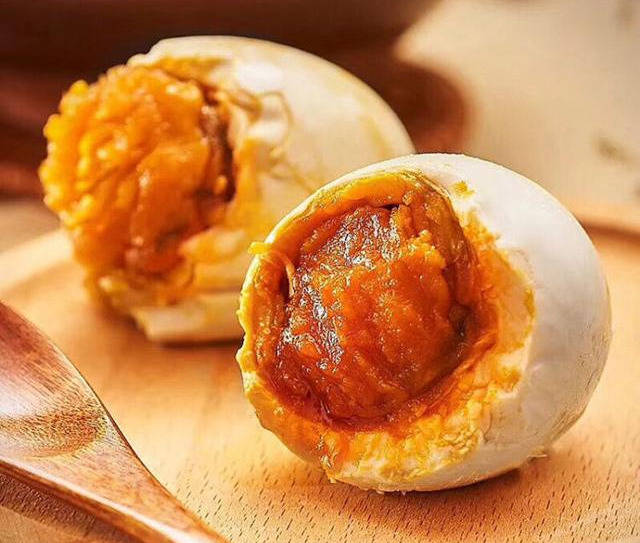 被央视"曝光"的海鸭蛋,蛋黄油又是什么做的?看完真相长知识了_手机搜