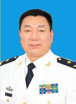 潜艇兵出身,曾任北海舰队副司令员,南部战