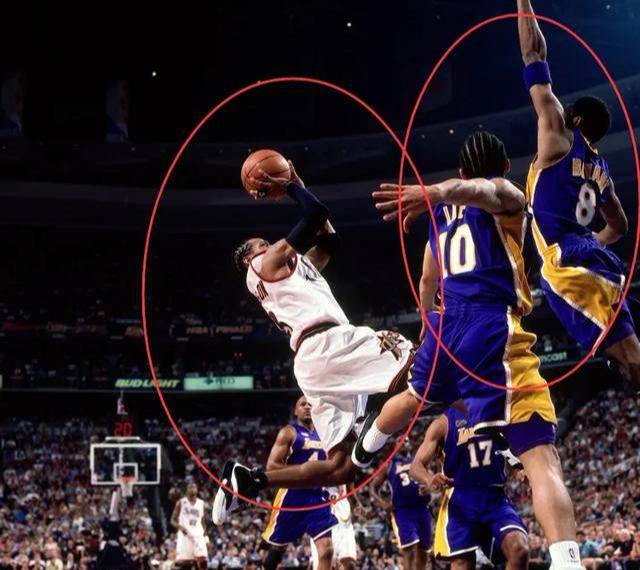 83的艾弗森,为什么能力压科比成状元?几张照片感受一下!