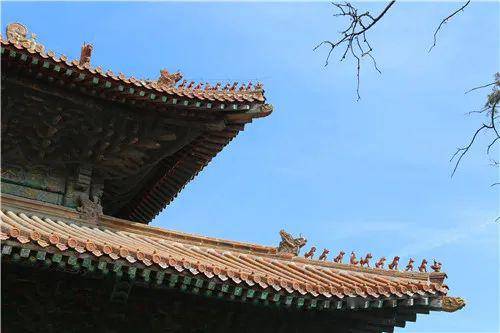 重檐九脊歇山顶