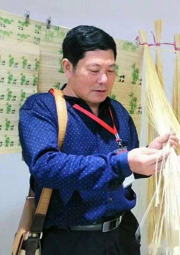 拥有三项竹业加工国家发明专利的井冈山人张德明