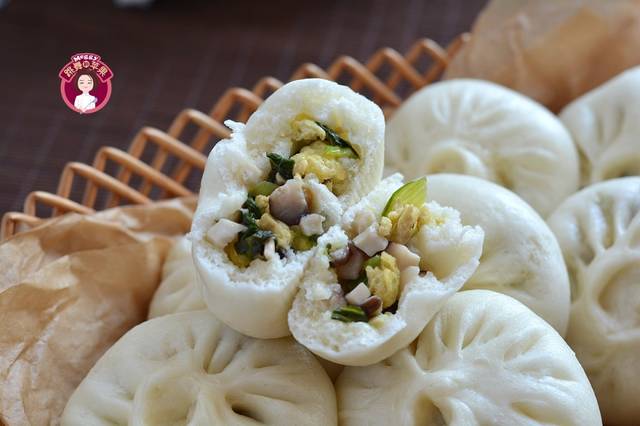 【香菇鸡蛋青菜包】