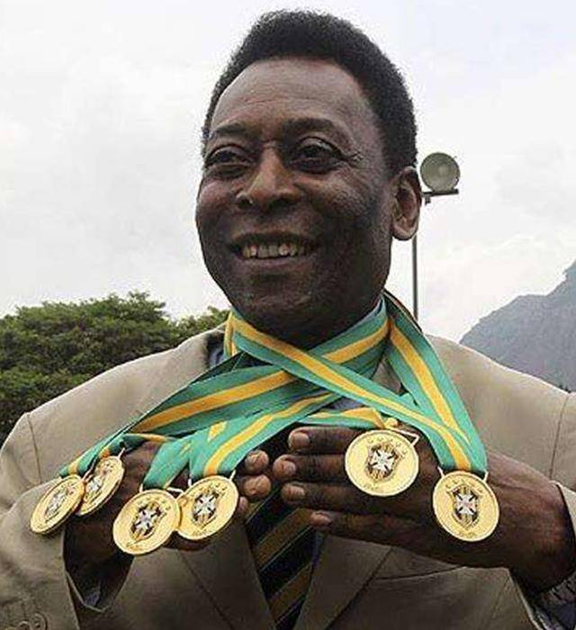 80岁球王贝利近况身体仍然强壮和小25岁婚后生活很幸福