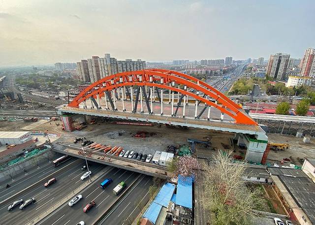 丰台特大桥成功跨越京沪铁路和西四环|组图