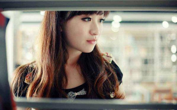 【分析】坤造:乙丑,戊子,乙未,辛巳,乙木日元生于子月不弱,坐下未土