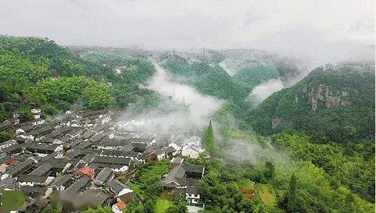 沿四明山盤山公路至丹山赤水景區,遊覽四明山世外桃源,最佳山村生態