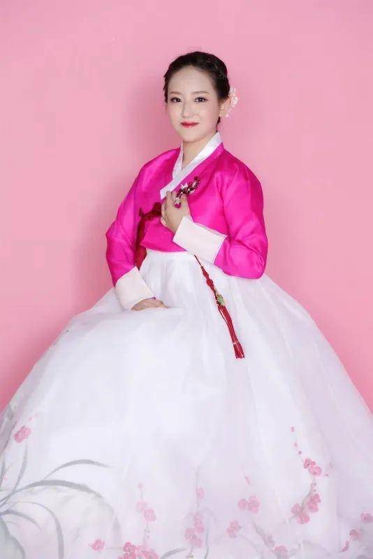 主讲人:金香伶何小芳 陈修琴主讲内容:追逐梦想的道路没有那么遥远