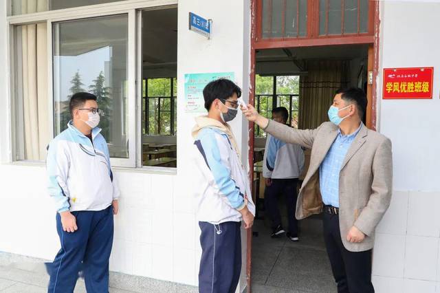 最美的青春留给最美的校园!横店高中高三学子开学啦