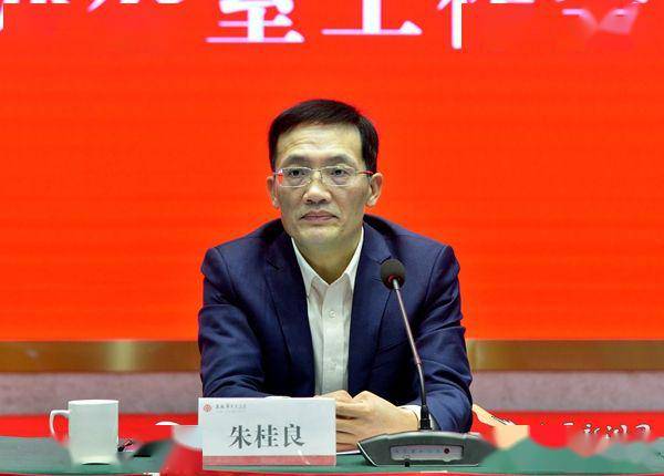 娄底深化行政审批制度改革-简审批优服务 便民利企