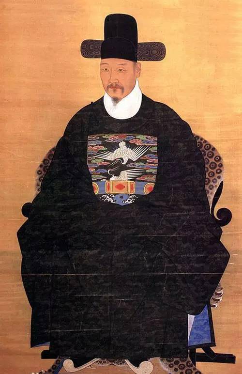 朝鲜官服吸取了明朝官员的常服因素,同时又根据自己的传统文化形成了